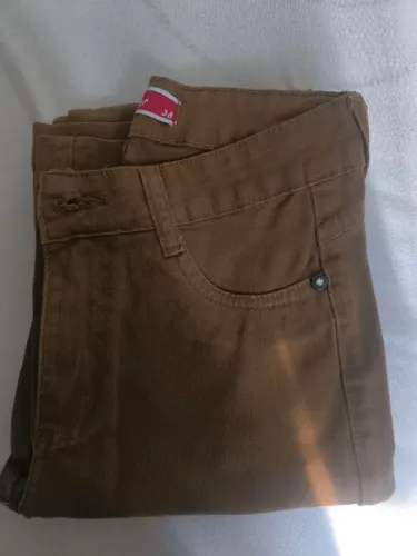 Calça jeans marron tamanho 38 semi nova