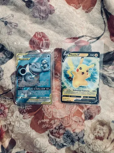 Blastoise é piplup e pikachu v perfeito estado com desconto!!