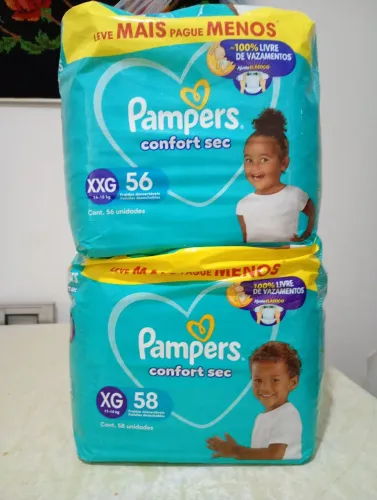 Vendo dois pacotes de fraldas uma xxg outra xg