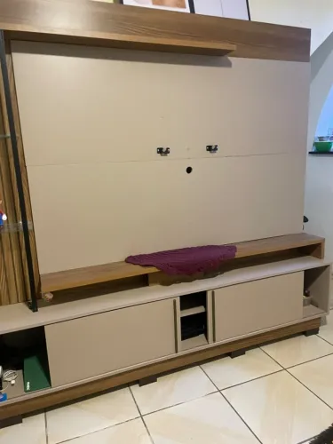 Rack Home com Painel para TV 58 Polegadas Bege e Madeira Ripado 1 Ano de Uso Itapevi