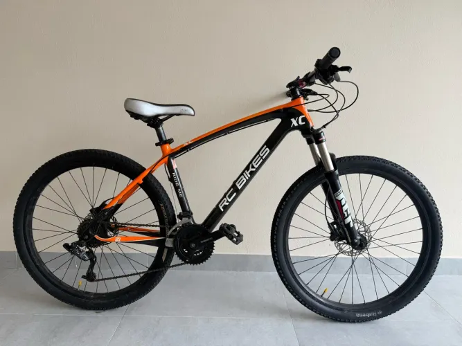 Bicicleta Bike MTB Aro 29 Carbono RC Bikes XC - Quadro 17 - Freio Hidráulico SRAM