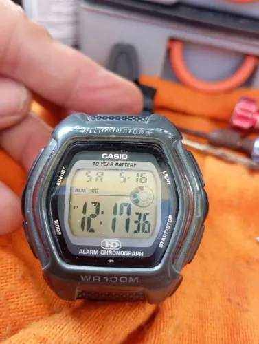 Relógio Casio 100 metros 