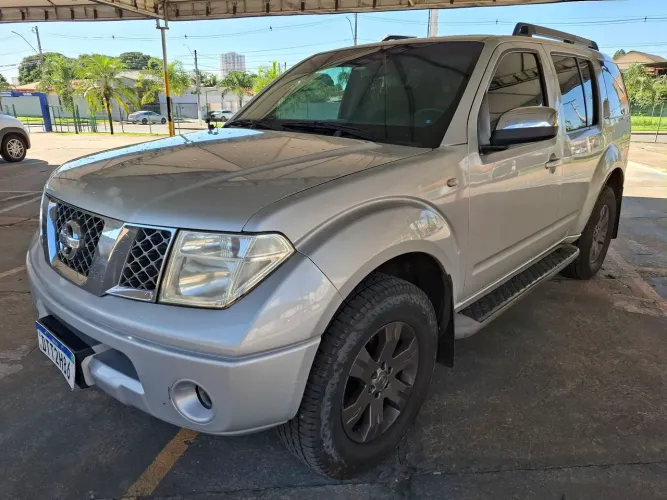 Nissan Pathfinder LE 2.5 16V TDI Diesel AUT 2006