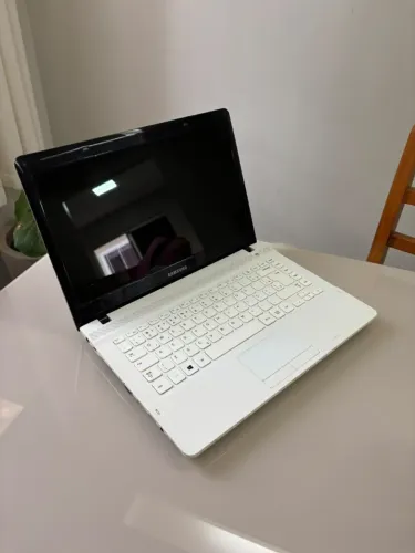 Samsung ATIV Book 2 NP270E4E-KD5BR