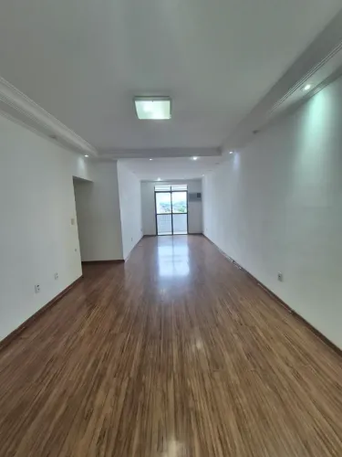 Apartamento amplo com 117 m2 e 2 vagas demarcadas- Aparecida - Santos - SP.