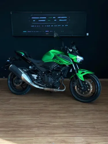 KAWASAKI Z400 2023 VERDE