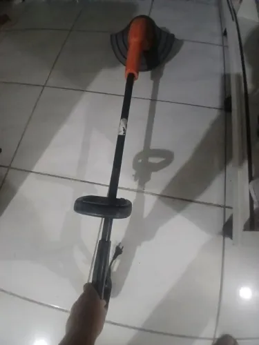 Vendo máquina de cortar grama de nailon