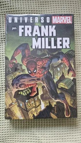 Universo Marvel Frank Miller Omnibus Lacrado