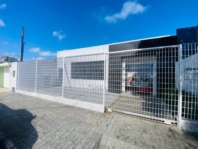Comercial à venda em rua pública, GRUTA DE LOURDES, Maceió, AL
