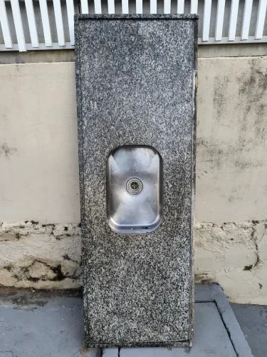 ..Bancada de Granito Cinza Andorinha com Cuba Inox - 1,63m x 57cm