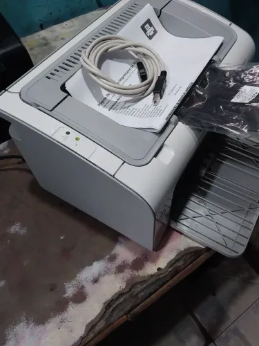 Vendo HP 1102 Laser a toner