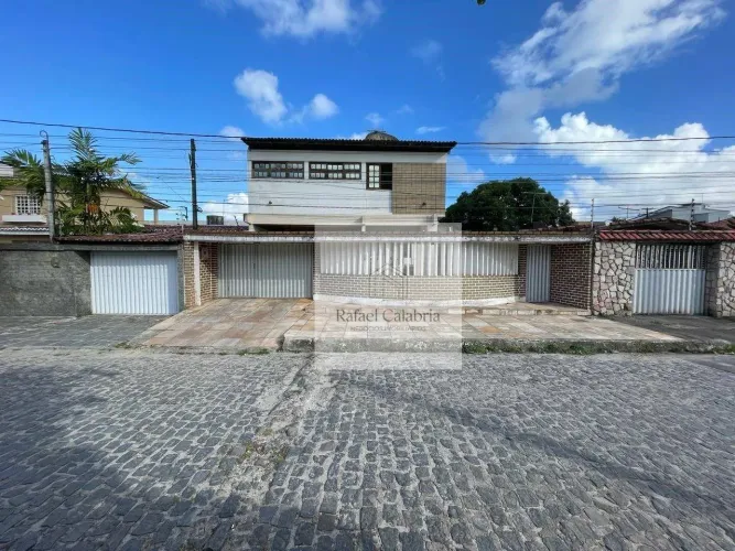 ALUGO CASA SOBRADO 1° ANDAR COM 5 QTS 2 SUÍTES 5 BANHEIROS NO CORDEIRO