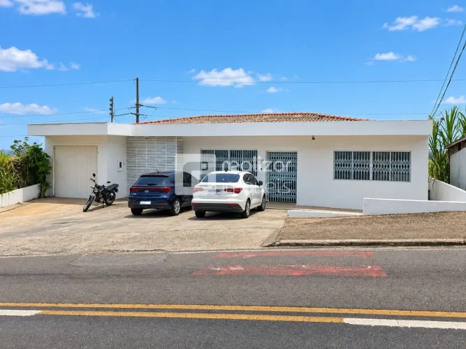 Casa comercial no Saco Dos Limões