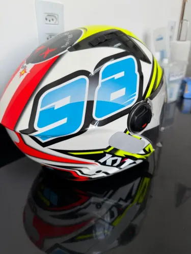 Capacete usado somente 3 vezes número 58