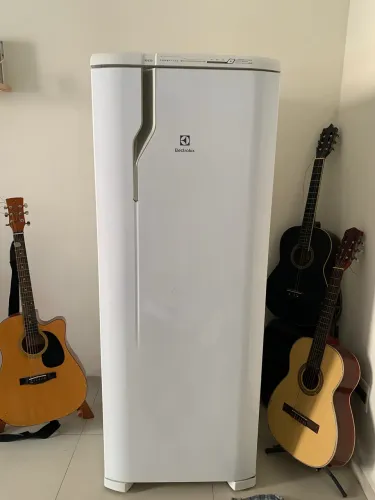 Geladeira Electrolux (Leia Anúncio)