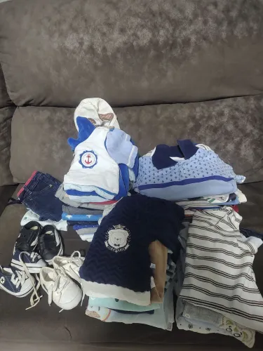 Lote de roupas de bebê menino tm pmg tem 70 peças