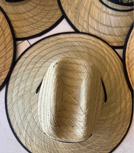 5 chapéus de palha novinhos para curtir o verão