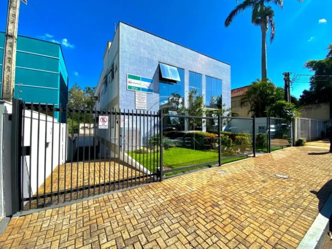 Sala para alugar em imóvel comercial próximo a Av Bandeirantes