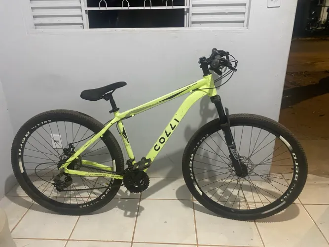 Bicicleta aro 29 colli