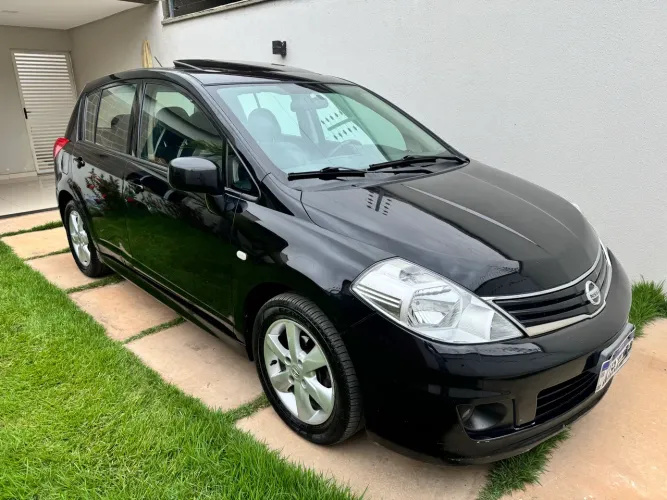 Nissan Tiida SL 1.8/1.8 Flex 16V Aut. 2013
