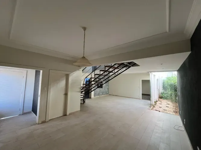 Casa para venda tem 232 metros quadrados com 3 quartos em Dom Eduardo - Uberaba - Minas Ge