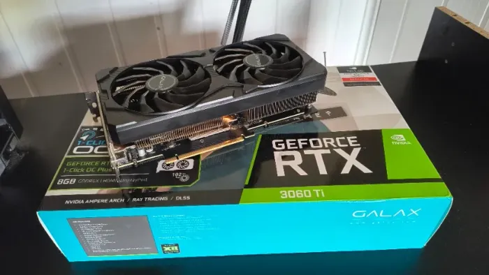 Placa de vídeo RTX 3060 ti pouco usada com caixa