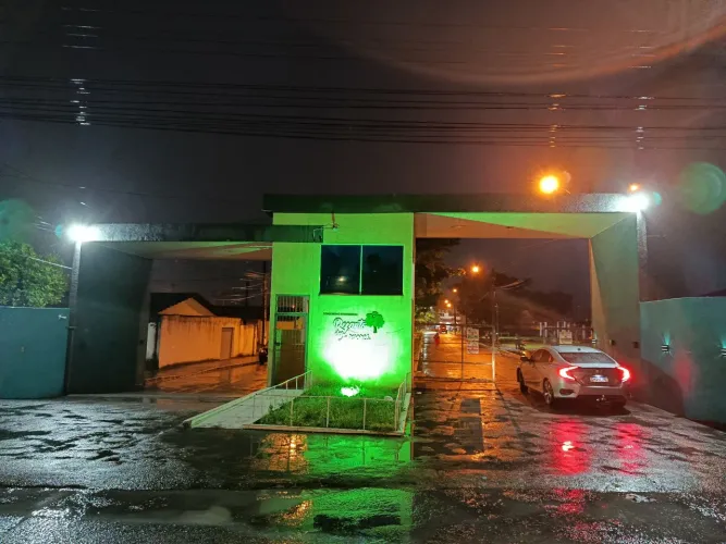 Vendo casa no condomínio Residencial Recanto das Árvores
