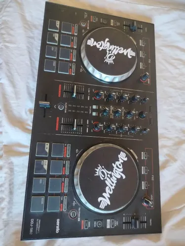 CONTROLADORA DJ PIONEER SB2 + CASE