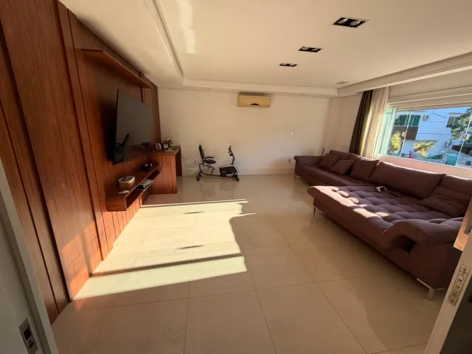 CASA NO CORREGO GRANDE