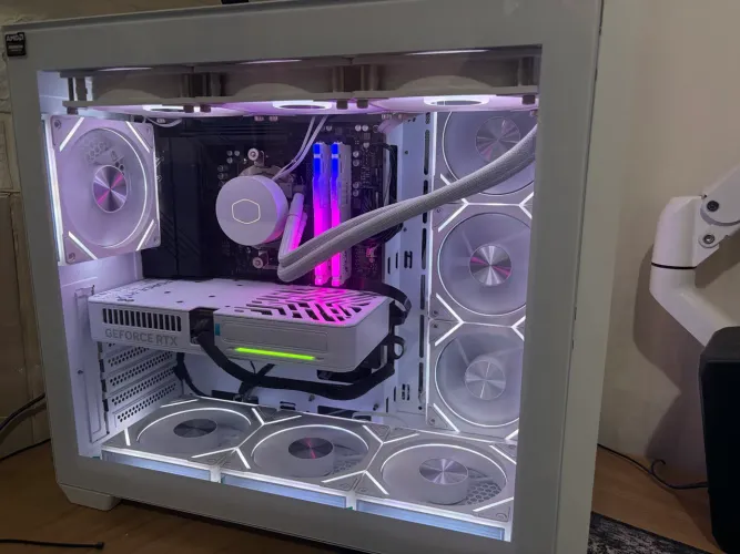 Pc Gamer RTX5060,32gb ddr5 ,rysen 7700x, b650 Aorus pro ax