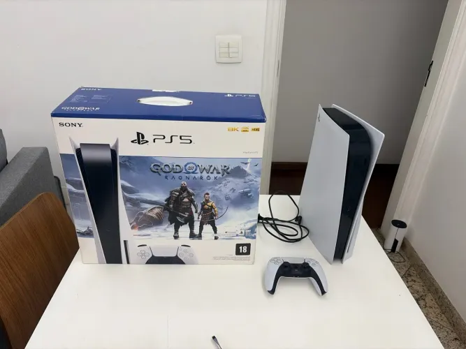 PlayStation 5 (Com Leitor) - Bundle God of War + Controle Original + Caixa
