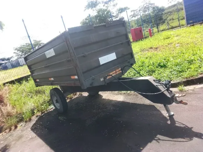 Carreta Agrícola Modulada Cafeeira  Basculante - Carga 4.000Kg - Volume 3,5 m³