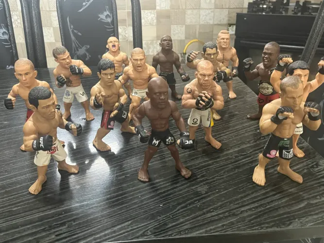 Coleção Bonecos UFC - Lote com 14 peças - Raros