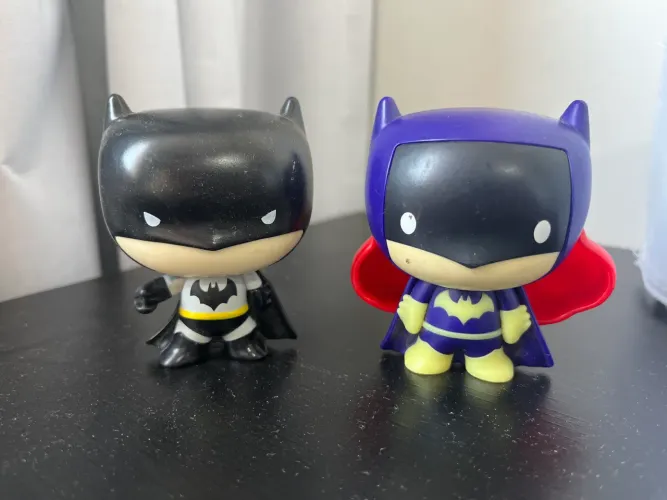 Bonecos Batman e Batwoman
