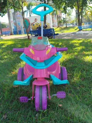 motoca menina