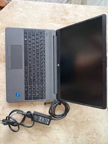 Notebook HP i5 13ª Geração / 16GB RAM / SSD NVMe / Muito novo