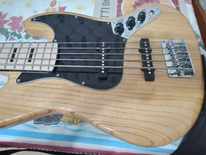 baixo jazz bass strinberg 5 cordas passivo original