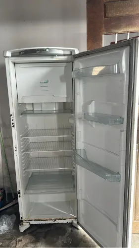 Vende-se geladeira consul