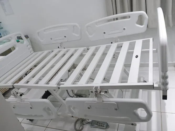 Cama hospitalar automática 
