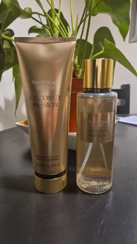 Body splash e hidratante corporal Coconut VIctoria's secret original