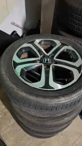 Rodas DA HRV com pneus semi novos