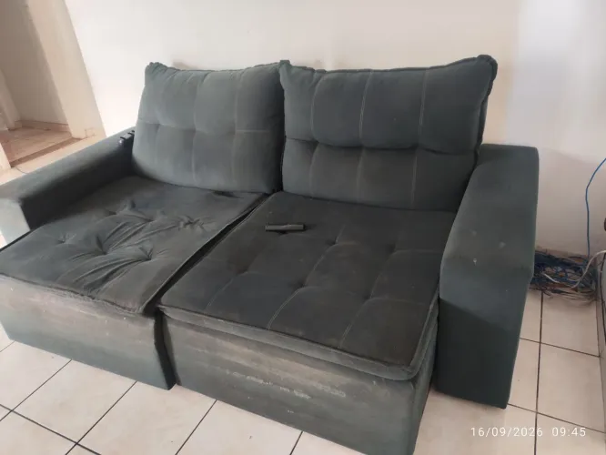 SOFÁ RETRÁTIL USADO
