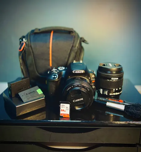 Câmera Cânon SL2 + 3 Lentes + 2 baterias+ carregador e Bolsa