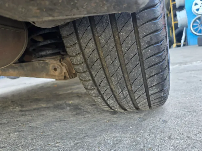 Jogo de rodas original Honda civic 2008 incluso 4 pneus dois novos michelin e dois meia vi