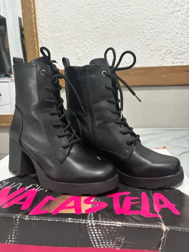 Bota Ana Castela 