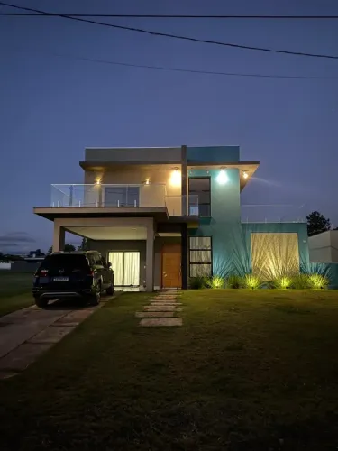 Imóvel para venda possui 236 metros quadrados com 4 quartos