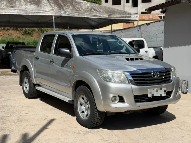 Toyota Hilux CD D4-d 4X4 3.0 TDI Dies. Mec. 2013