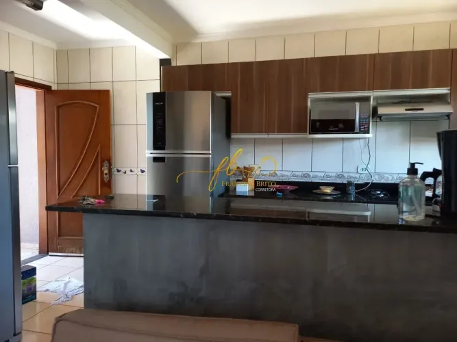 Excelente casa térrea à venda no bairro Parque Residencial Santo André, em Caçapava/SP.
