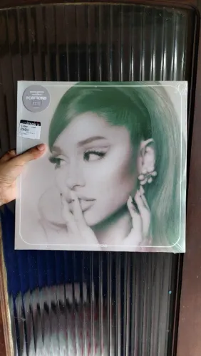Positions Ariana Grande Vinil (Coke Bottle Clear Vinyl edition)