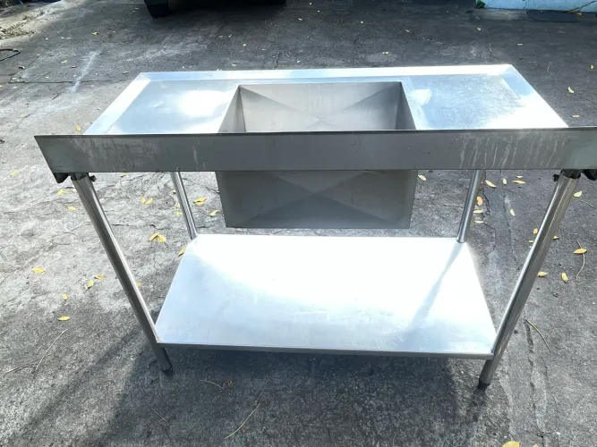 Pia industrial com cuba inox